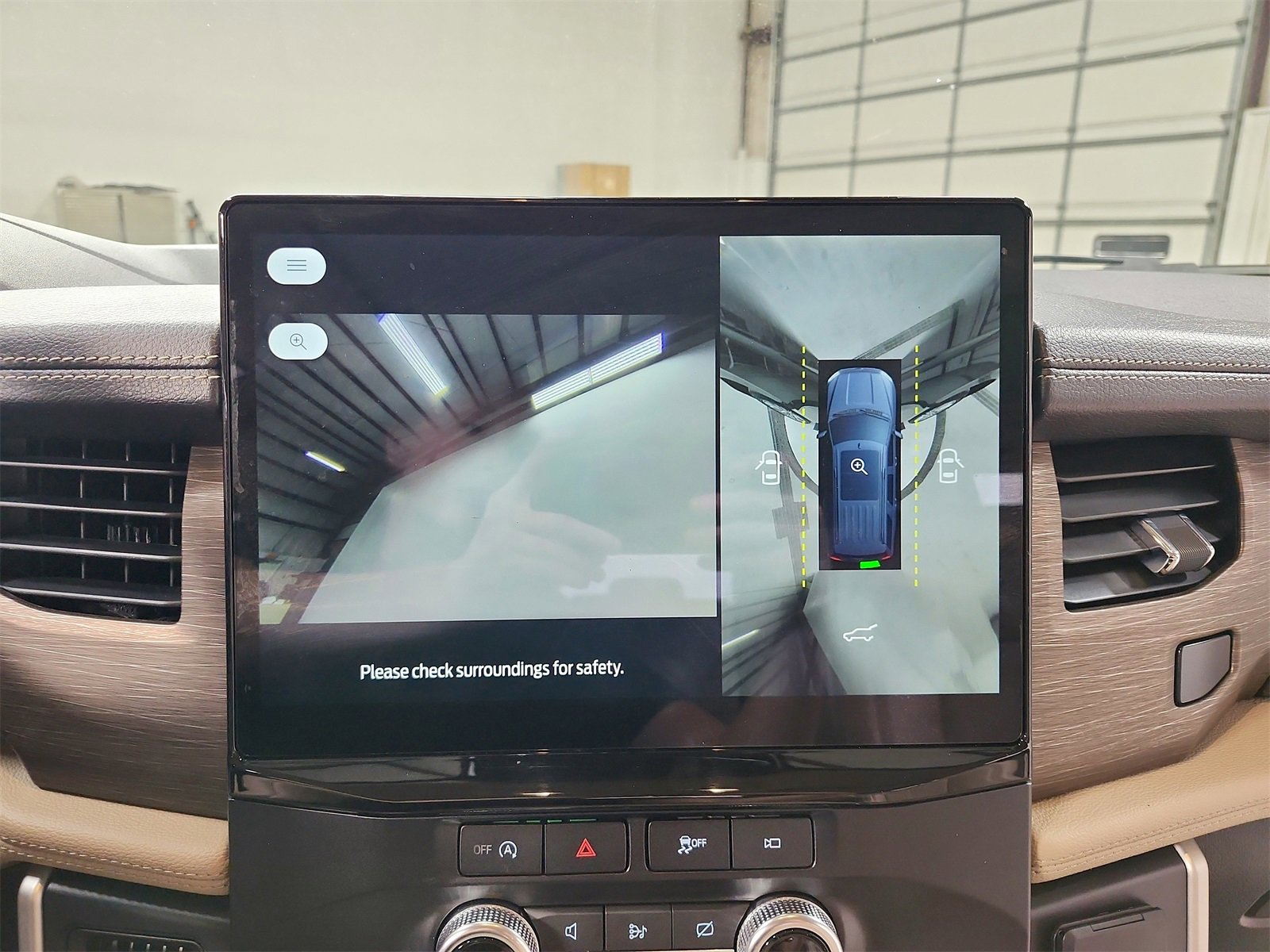 Used 2024 Ford Expedition Limited image 32