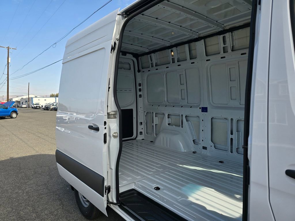 Used 2024 Mercedes-Benz Sprinter 144 Cargo image 15
