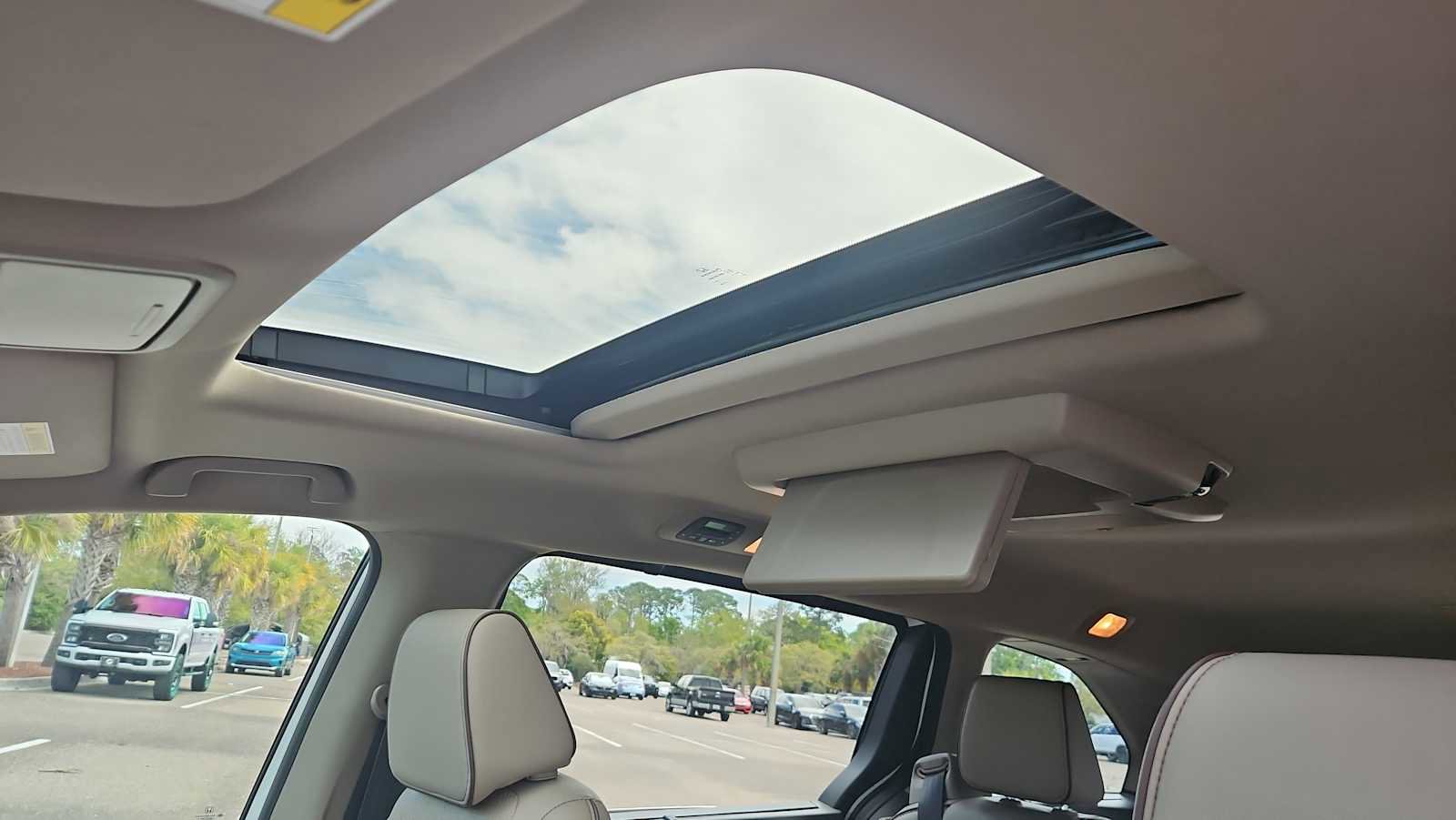 Used 2022 Honda Odyssey Elite image 16