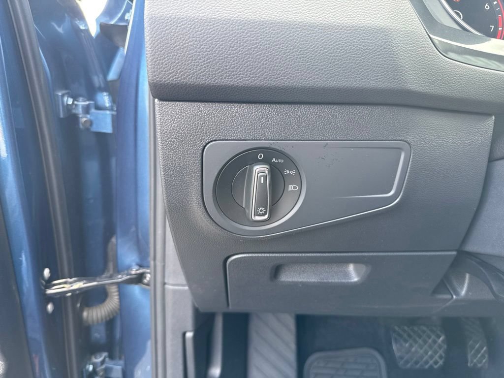Used 2020 Volkswagen Tiguan SE AWD/4WD image 14