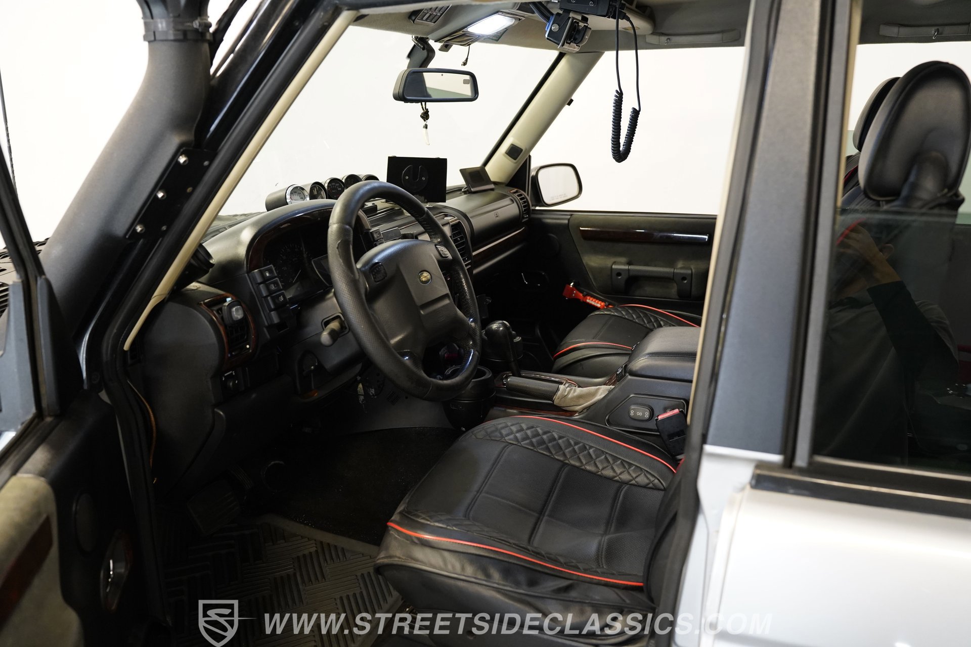 Used 2003 Land Rover Discovery SE image 3