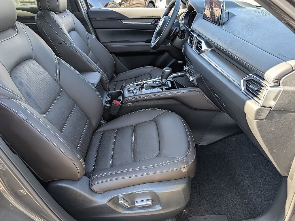 New 2025 MAZDA CX-5 Signature image 18