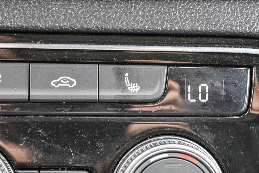 Certified 2023 Volkswagen Atlas SEL AWD/4WD image 28