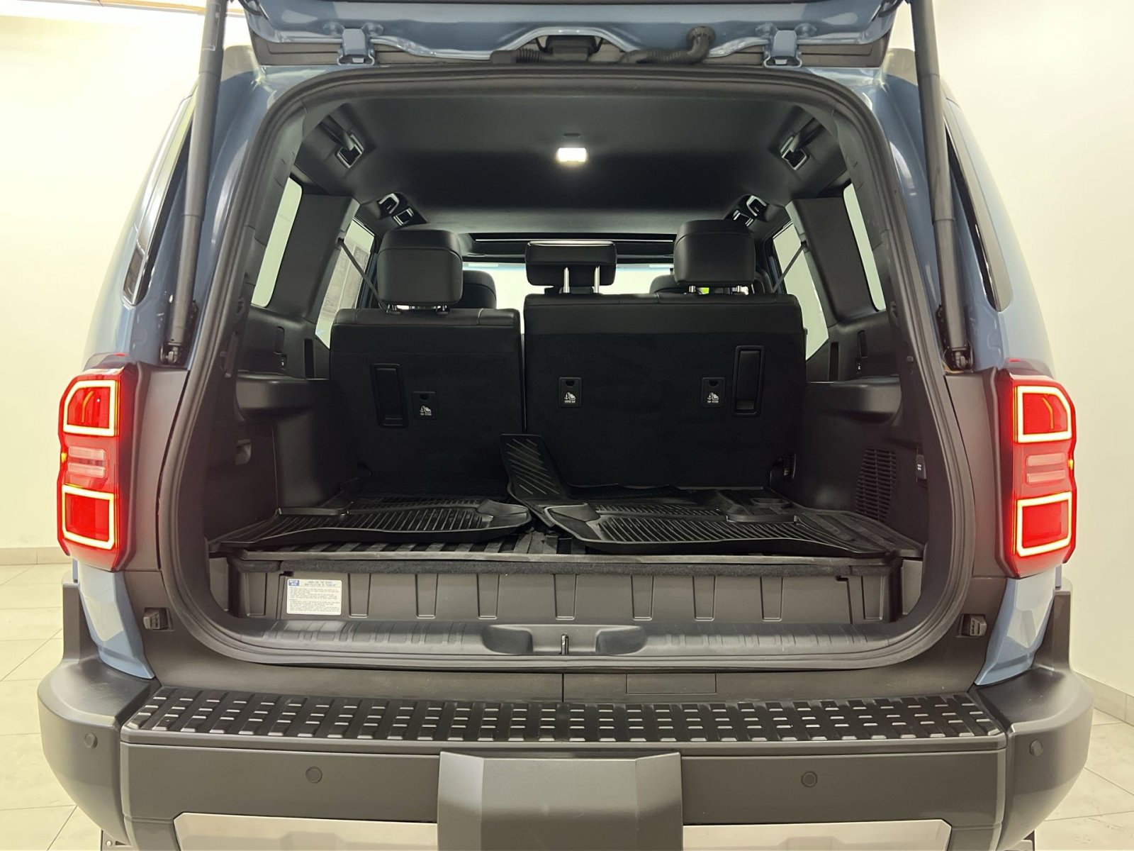 Used 2024 Toyota Land Cruiser image 24