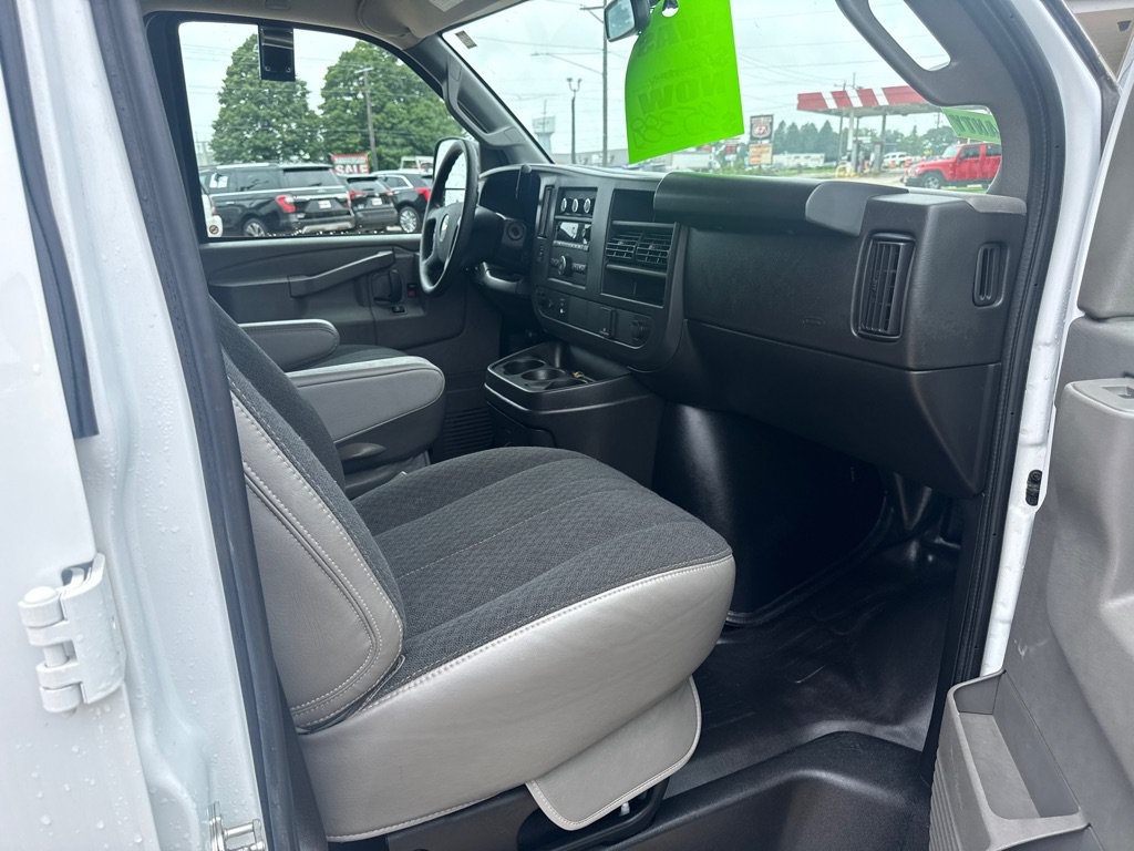 Used 2025 Chevrolet Express 2500 w/ Driver Convenience Package RWD image 15