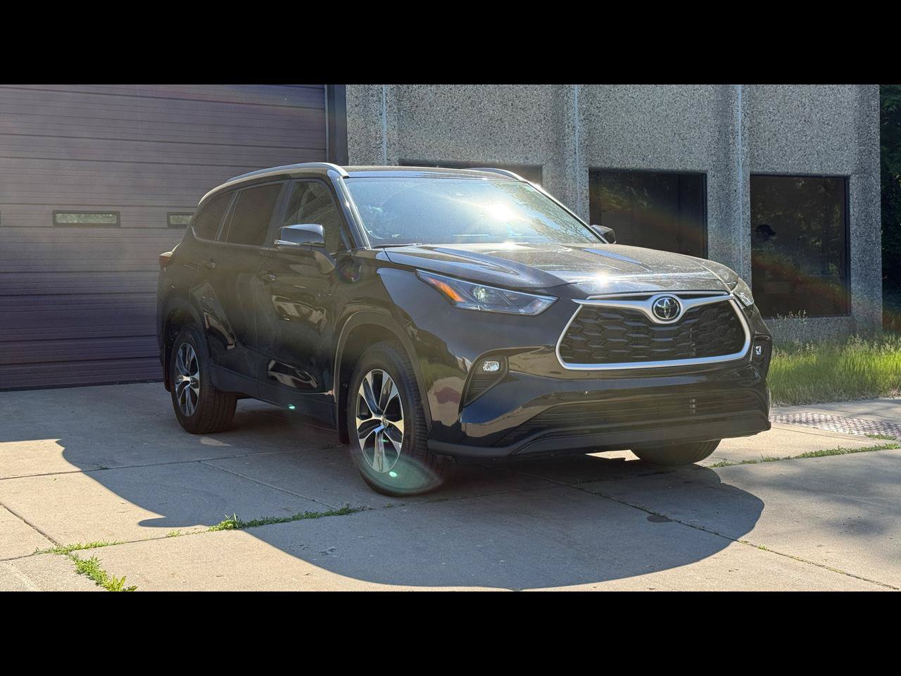 Used 2026 Toyota Highlander XLE AWD/4WD image 1