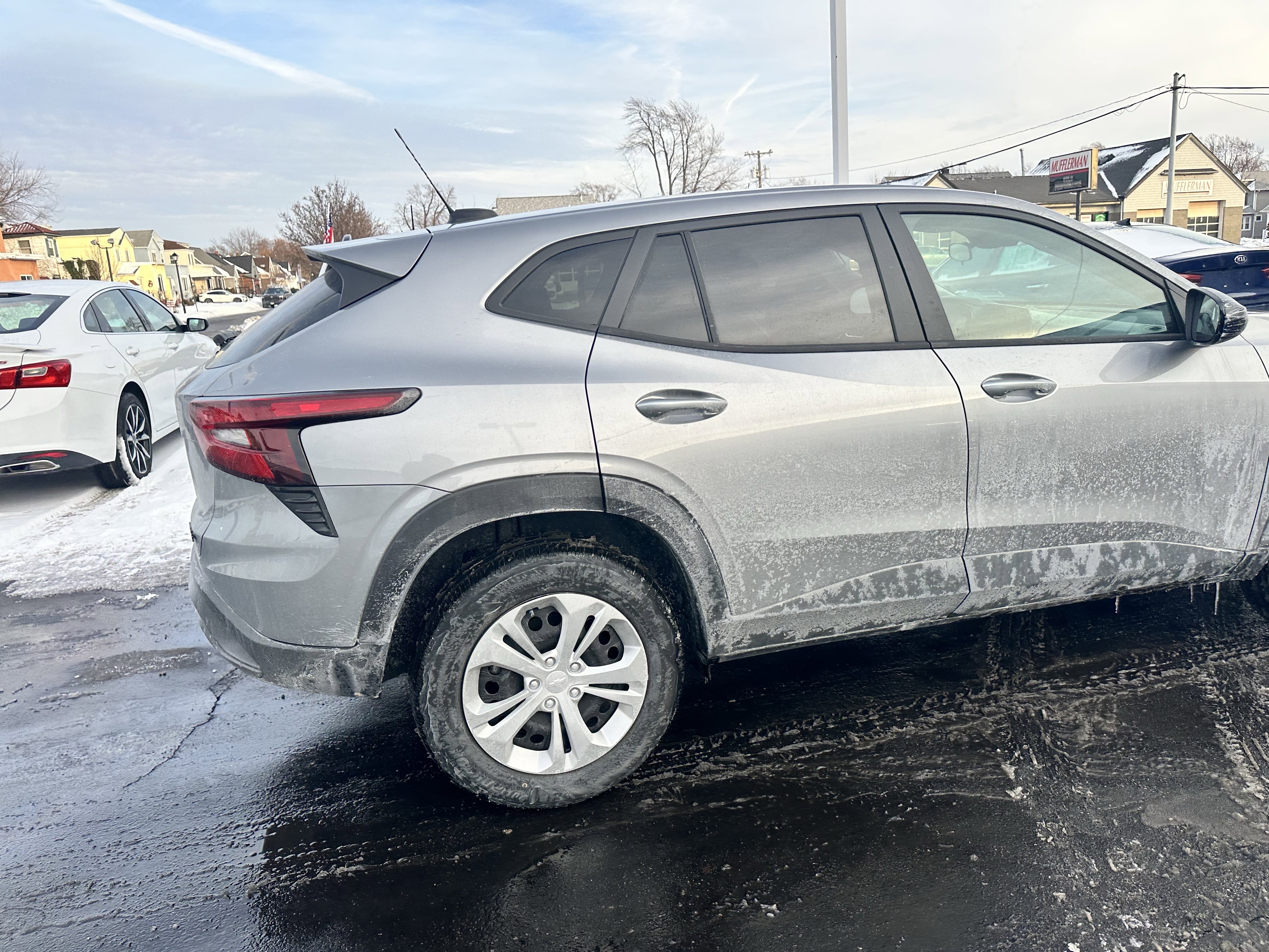 Used 2024 Chevrolet Trax LS image 9