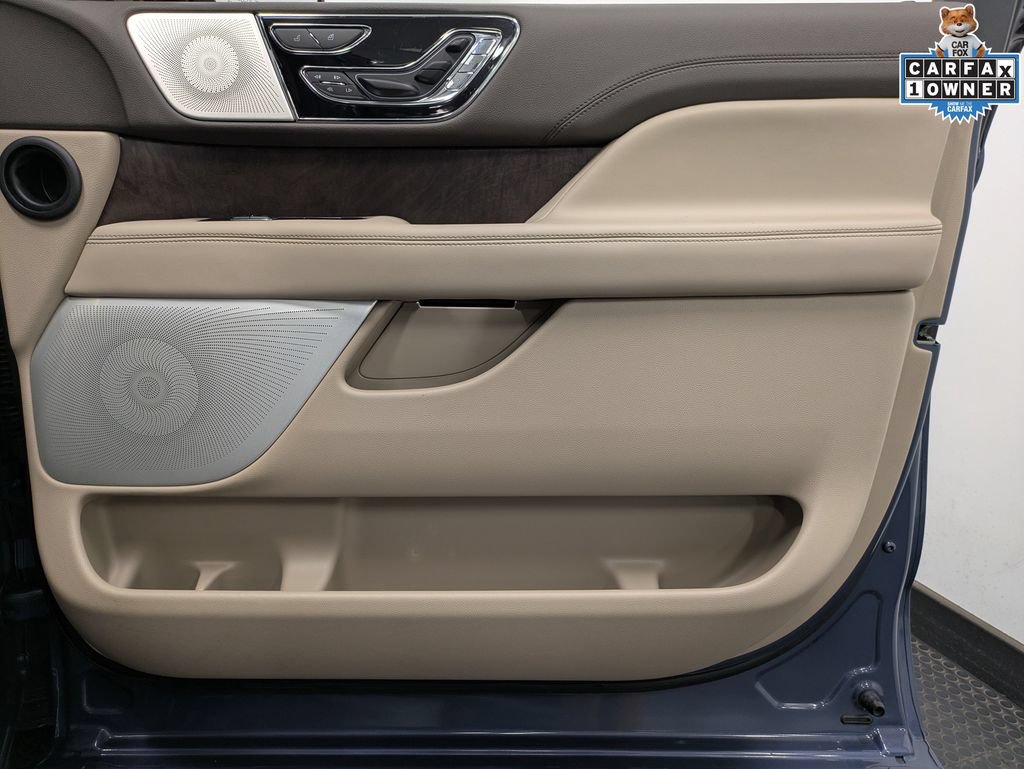 Used 2022 Lincoln Navigator Reserve AWD/4WD image 32