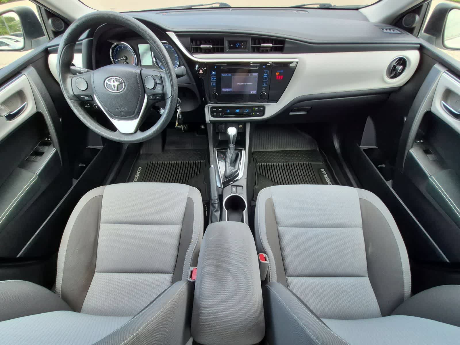 Used 2018 Toyota Corolla LE FWD image 14
