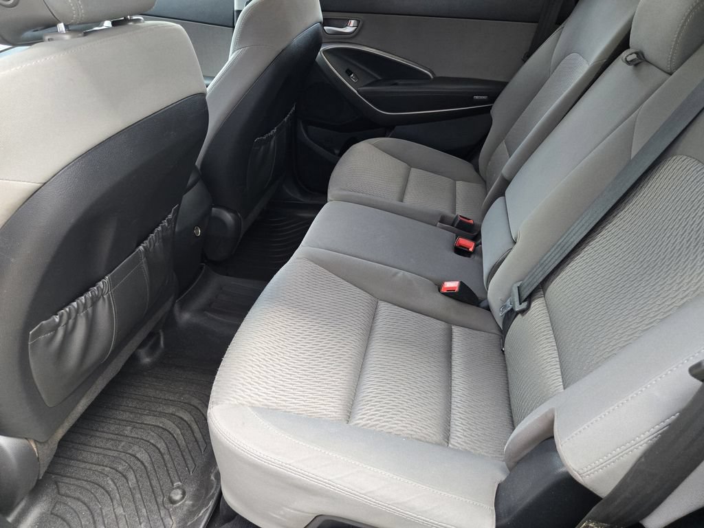 Used 2017 Hyundai Santa Fe SE AWD/4WD image 23