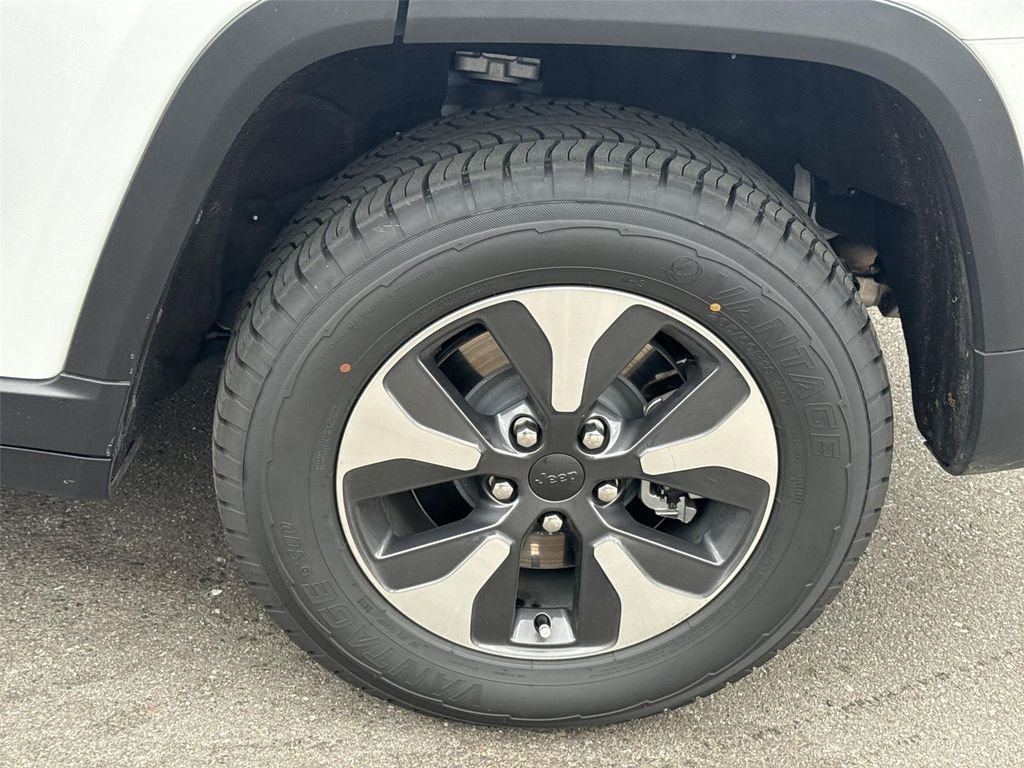 Used 2022 Jeep Grand Cherokee Limited 4xe w/ Luxury Tech Group II image 32