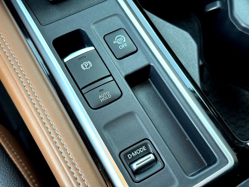 Used 2023 Nissan Pathfinder Platinum image 22