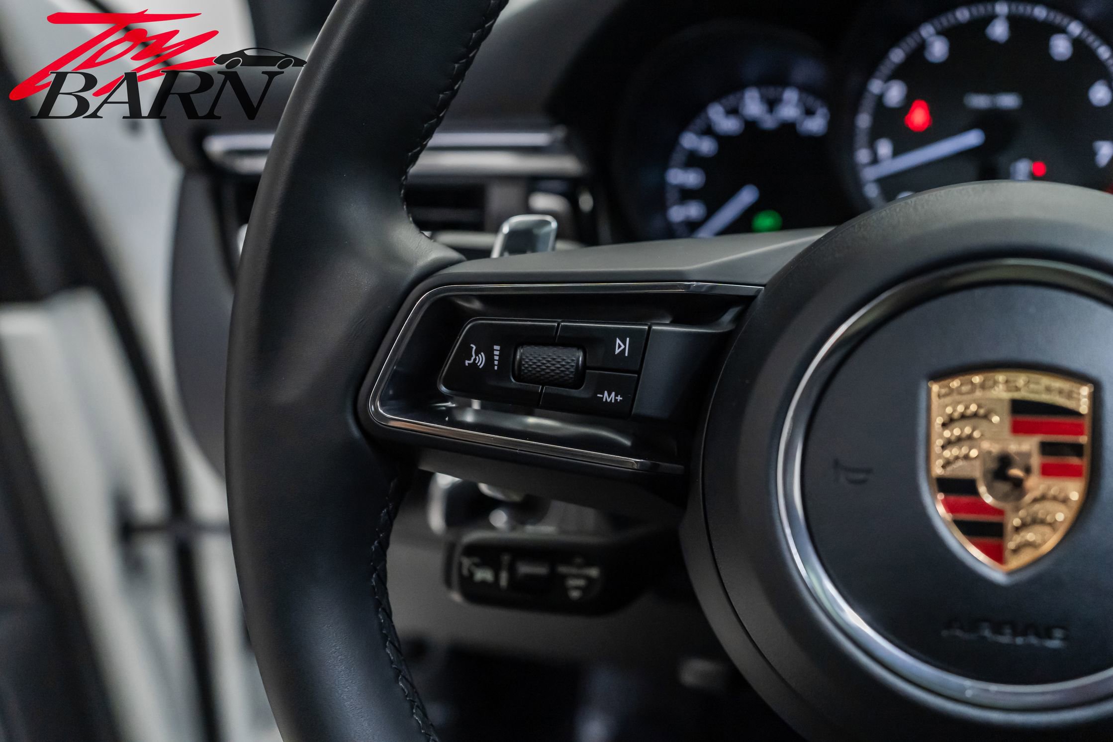 Used 2022 Porsche Macan S image 30