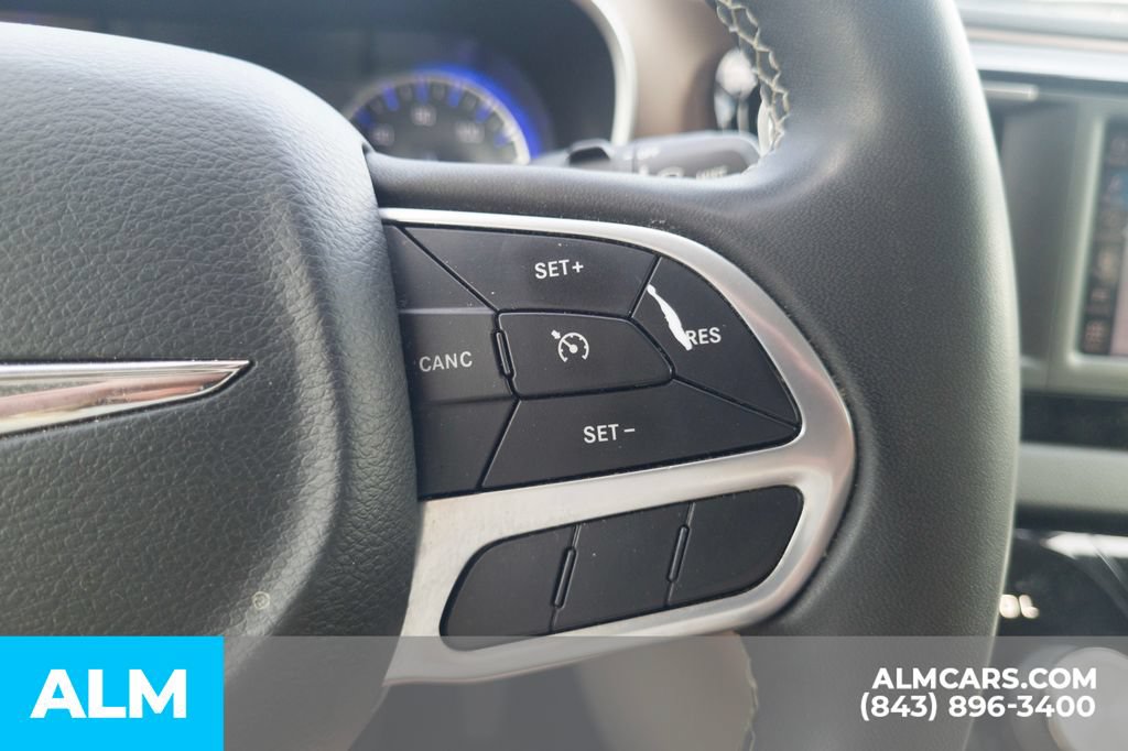 Used 2023 Chrysler Voyager LX FWD image 9