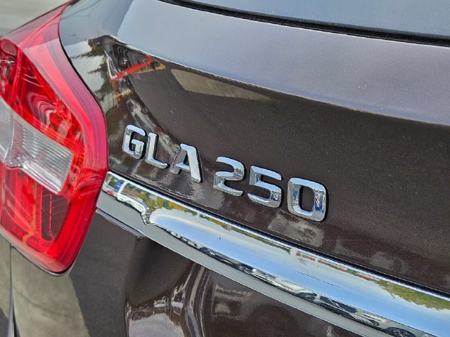 Used 2015 Mercedes-Benz GLA 250 4MATIC image 9
