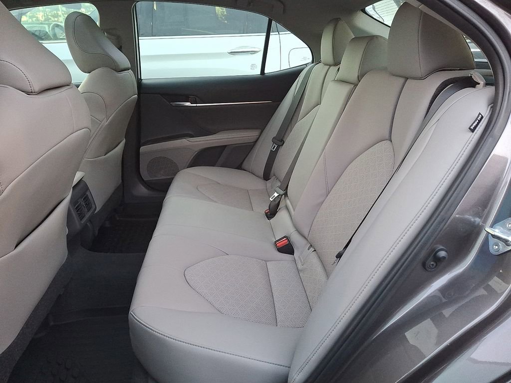 Used 2021 Toyota Camry XSE image 8