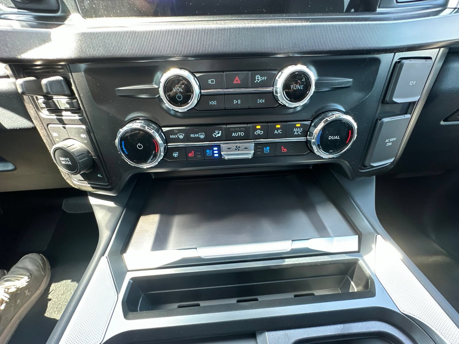 New 2026 Ford F350 Platinum AWD/4WD image 22