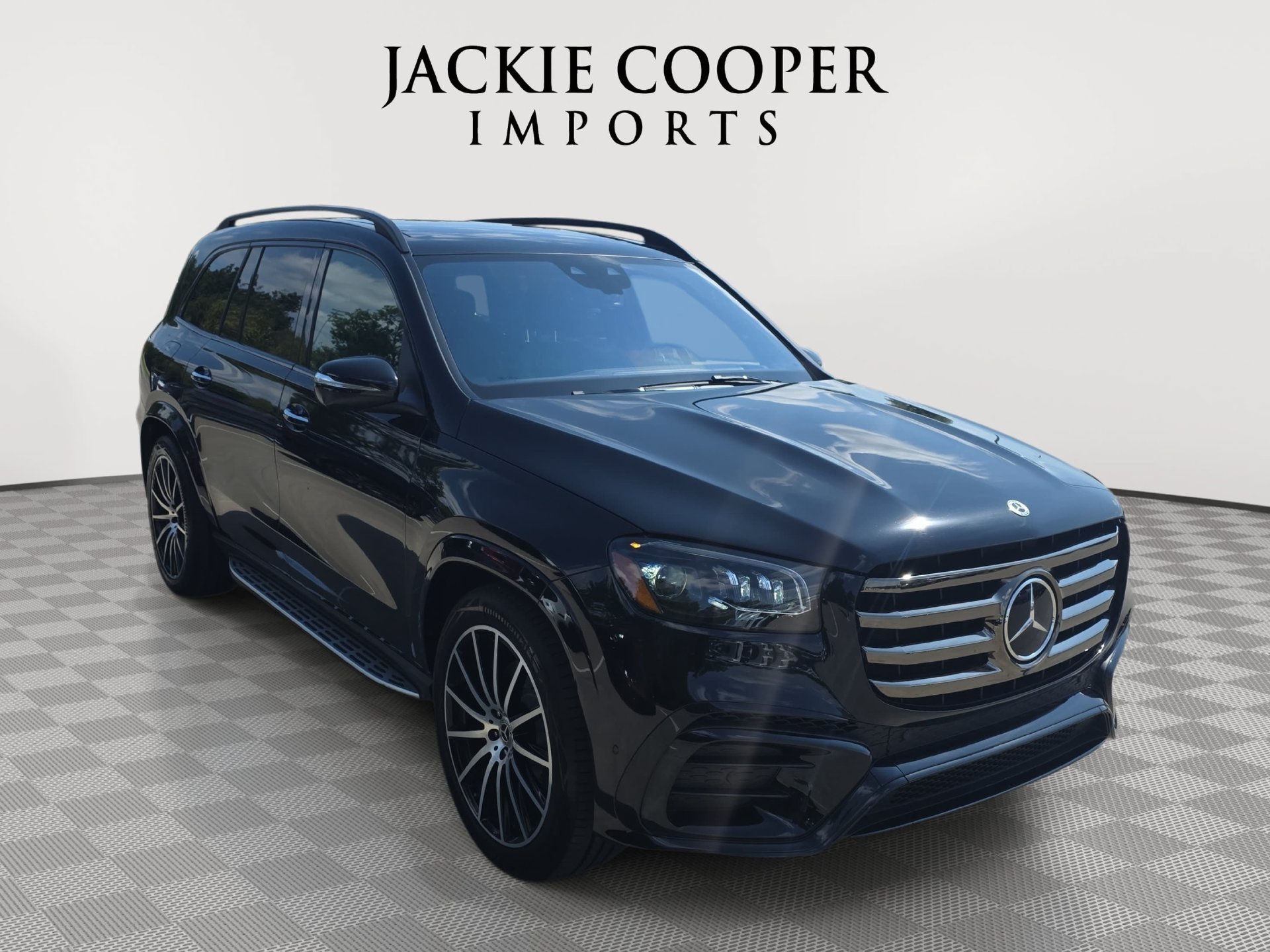Used 2025 Mercedes-Benz GLS 580 4MATIC image 3