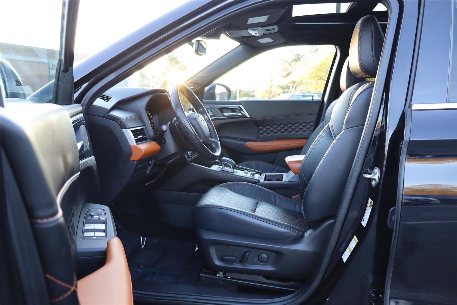 Used 2022 Mitsubishi Outlander SEL image 12