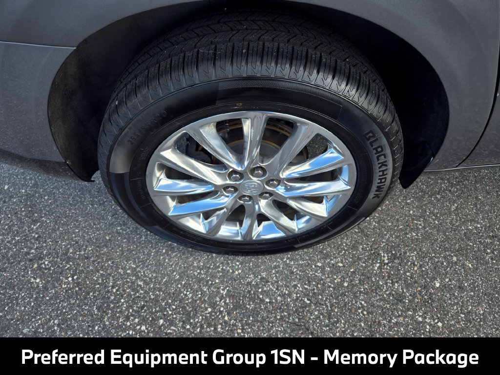 Used 2020 Buick Enclave Premium w/ Sun and Sites Package FWD image 12