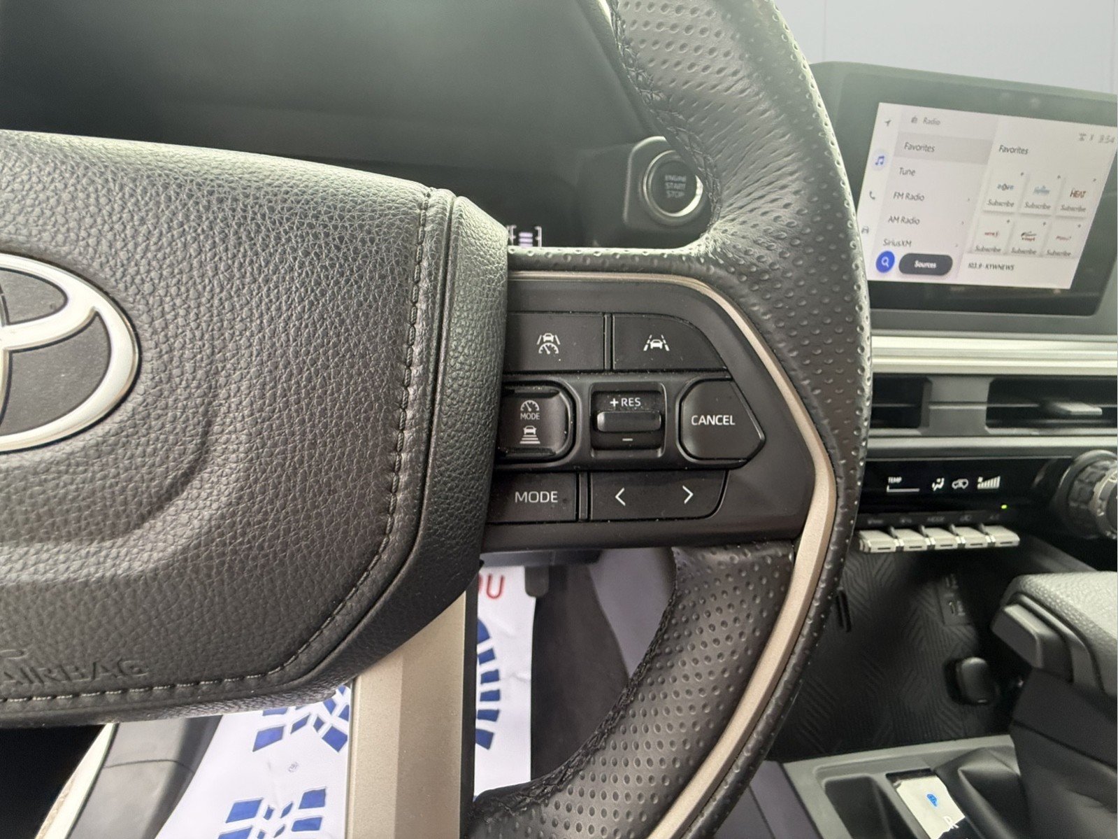 Used 2025 Toyota 4Runner SR5 AWD/4WD image 19