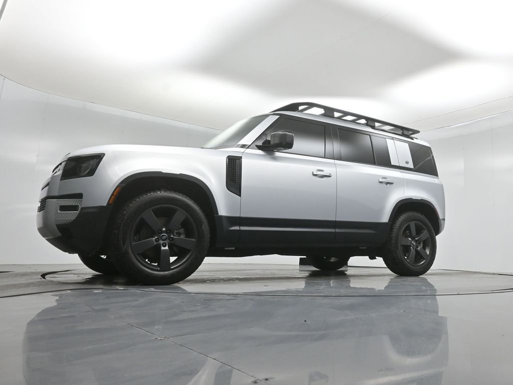 Used 2024 Land Rover Defender 110 S image 44