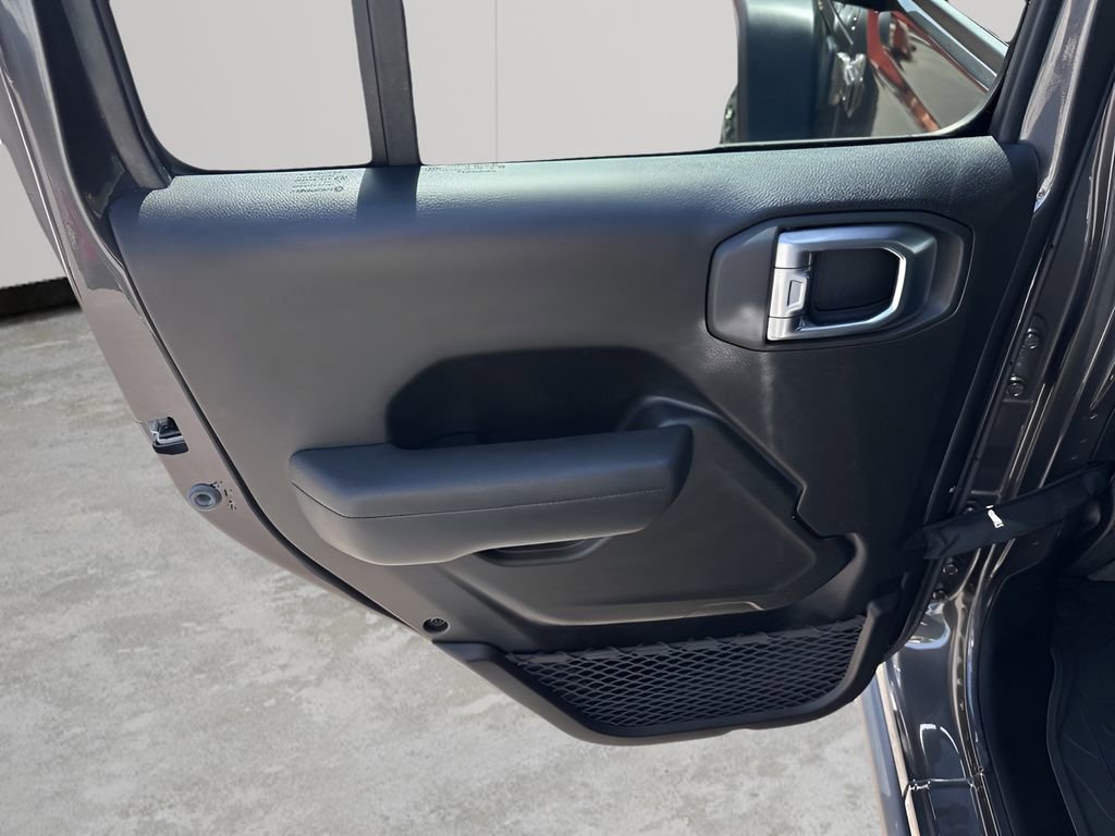 Used 2024 Jeep Wrangler Willys image 17