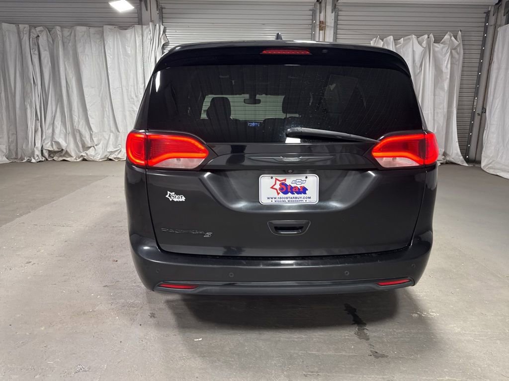 Used 2019 Chrysler Pacifica Touring Plus w/ S Appearance Package image 6