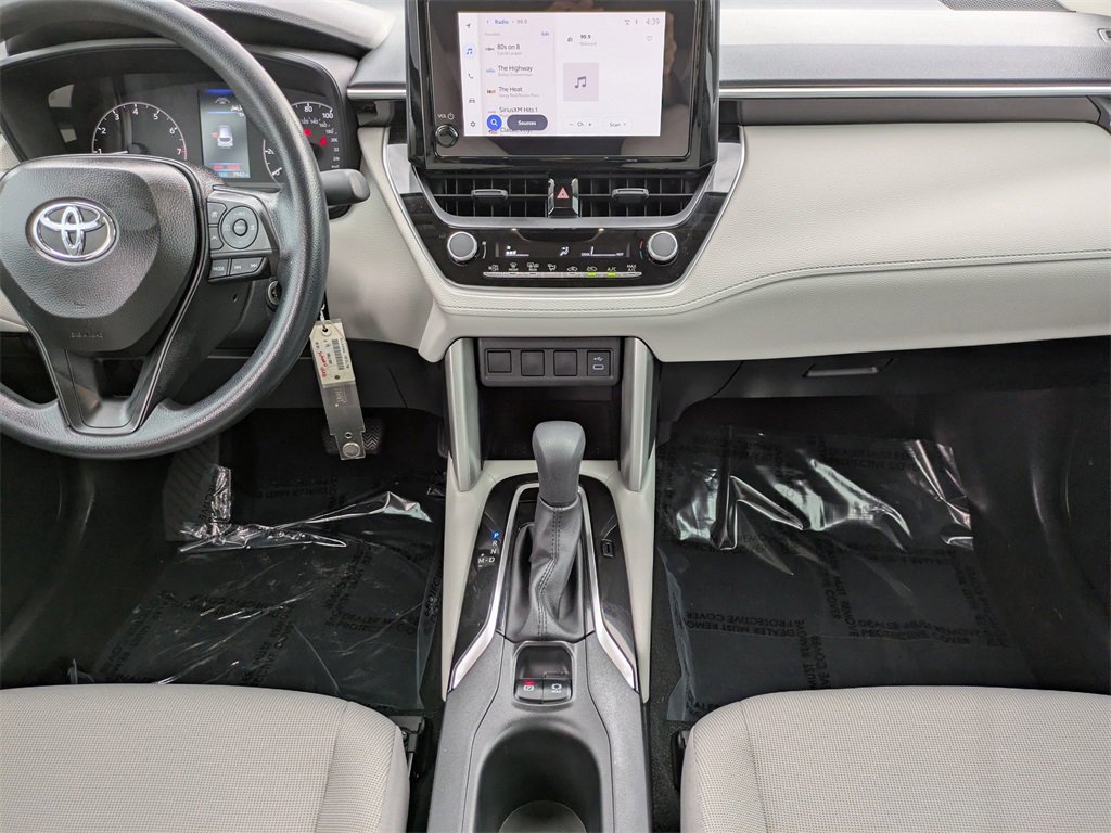 Used 2025 Toyota Corolla Cross L image 17