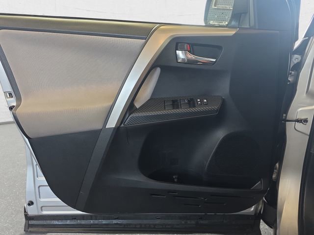 Used 2015 Toyota RAV4 XLE AWD/4WD image 24
