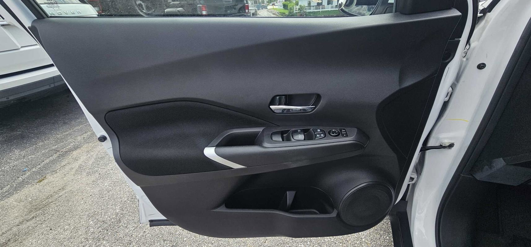 Used 2022 Nissan Kicks SV FWD image 8