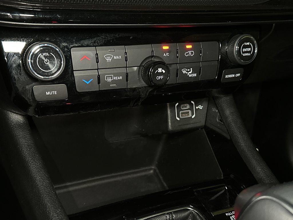 Used 2023 Jeep Compass Latitude AWD/4WD image 25