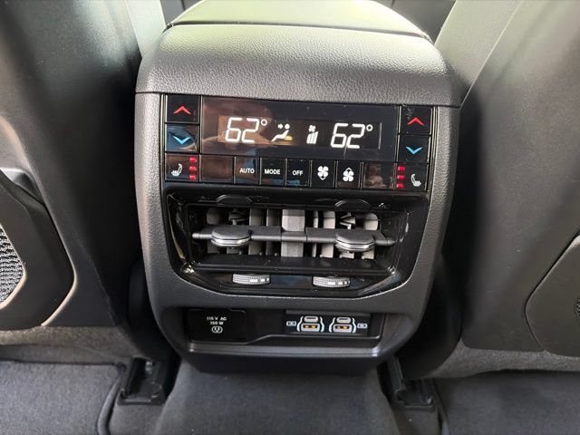 Certified 2023 Jeep Grand Cherokee Overland w/ Luxury Tech Group IV AWD/4WD image 15