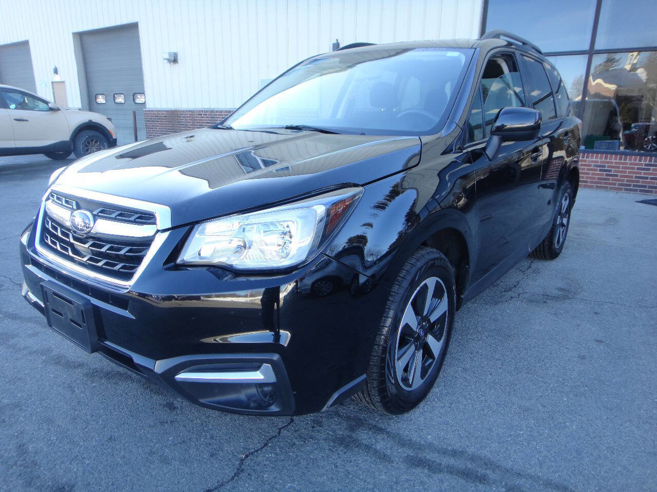 Used 2018 Subaru Forester 2.5i Premium w/ All-Weather Package AWD/4WD image 1