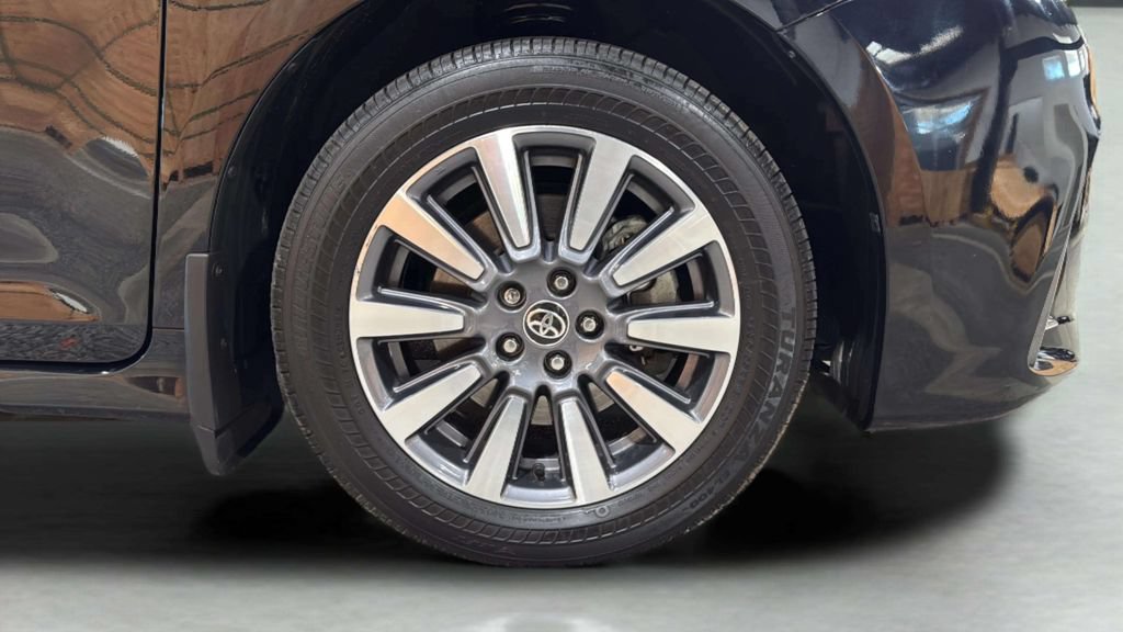 Used 2020 Toyota Sienna Limited Premium AWD/4WD image 47
