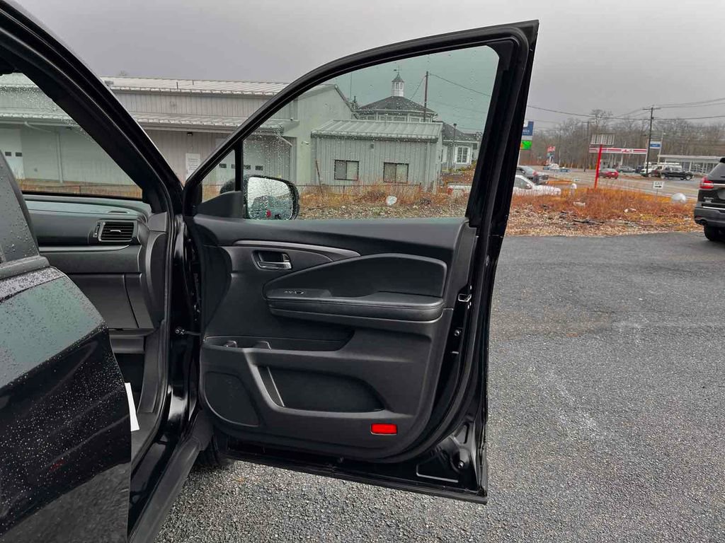 Used 2021 Honda Passport Sport image 14