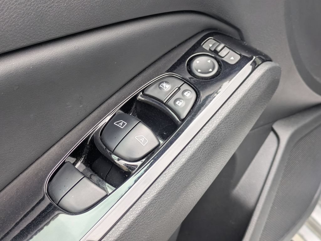 Used 2025 Nissan Altima 2.5 SR FWD image 13