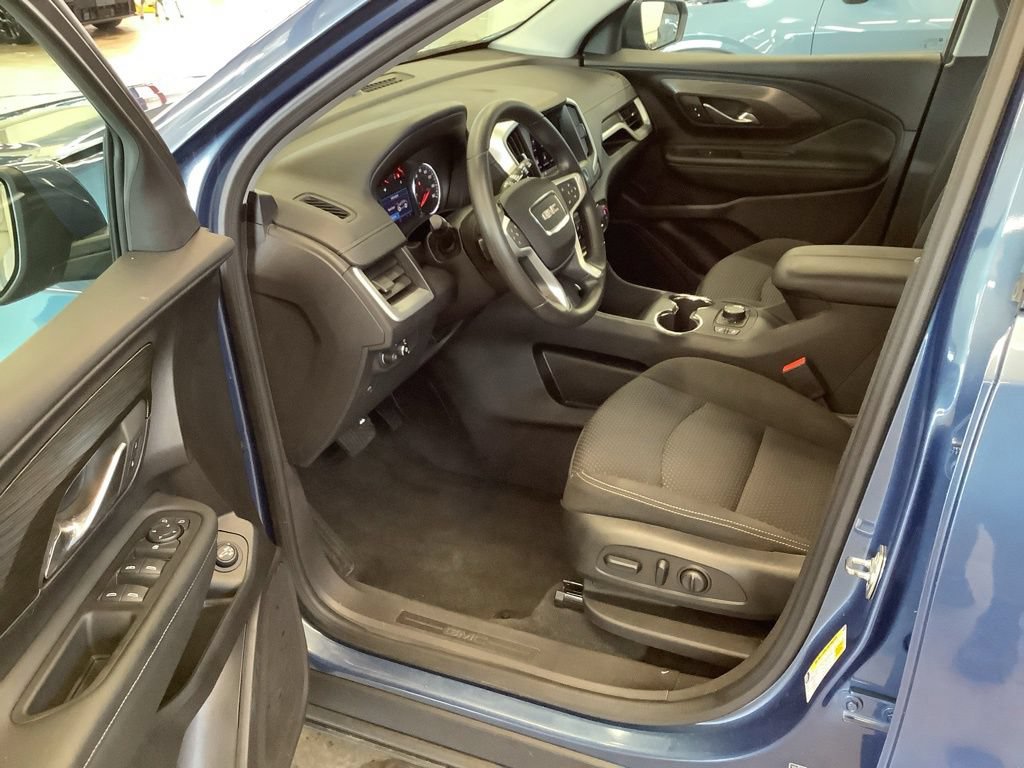 Used 2024 GMC Terrain SLE w/ Driver Convenience Package AWD/4WD image 14