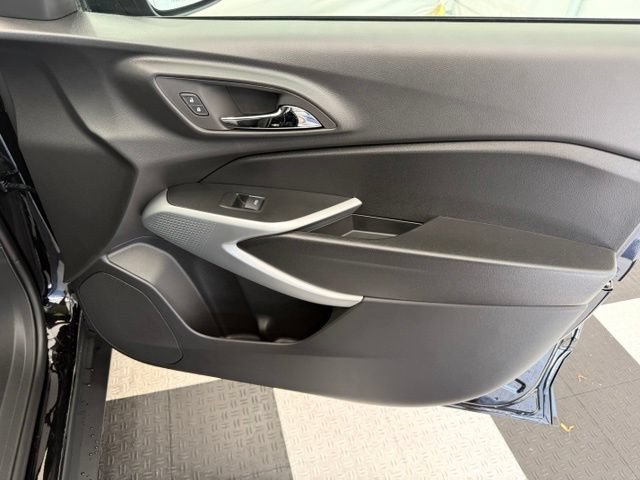 New 2026 Chevrolet Trax LS w/ LS Convenience Package FWD image 21