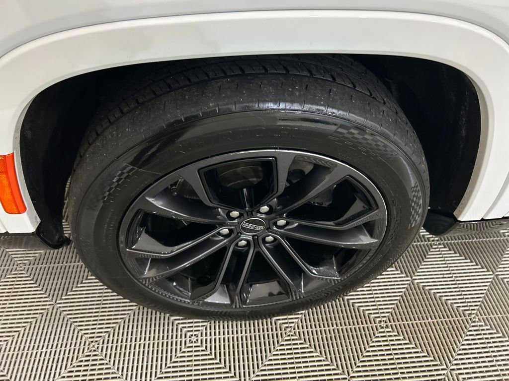 Used 2024 Jeep Grand Wagoneer L Series II w/ Quick Order Packagew 28T image 10