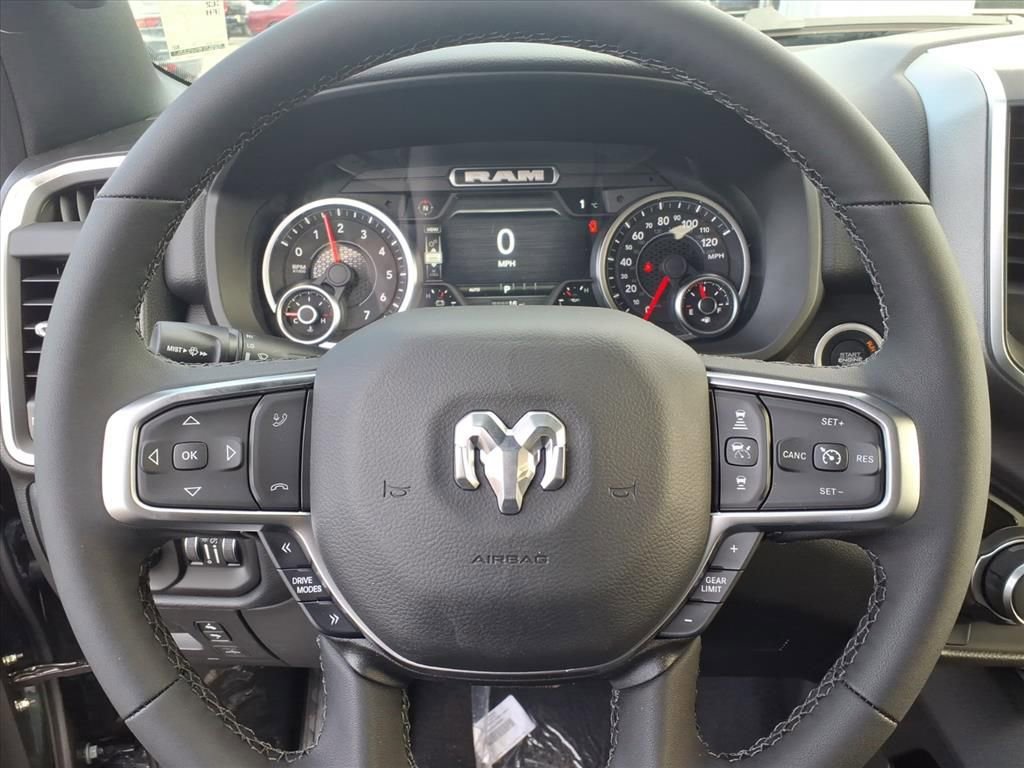 New 2026 RAM 1500 4x4 Crew Cab image 4