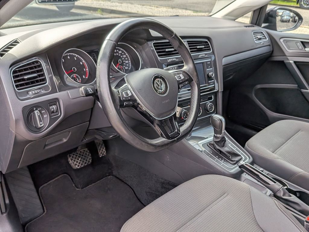 Used 2018 Volkswagen Golf S FWD image 32