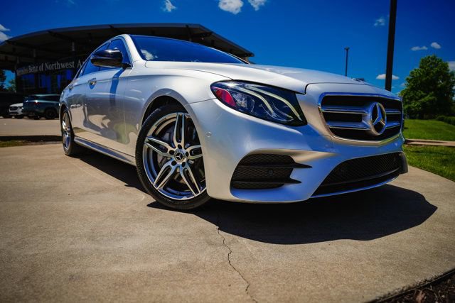 Used 2017 Mercedes-Benz E 300 image 2