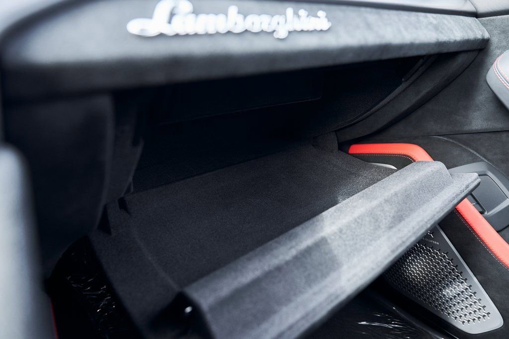 Used 2024 Lamborghini Urus Performante AWD/4WD image 94