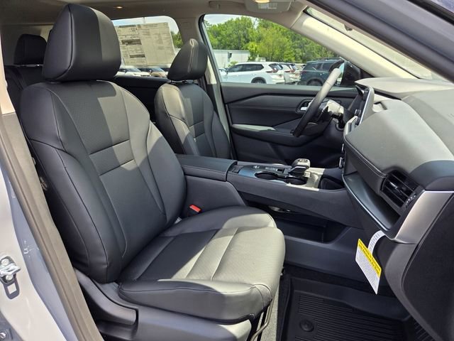 New 2026 Nissan Rogue SV FWD image 5