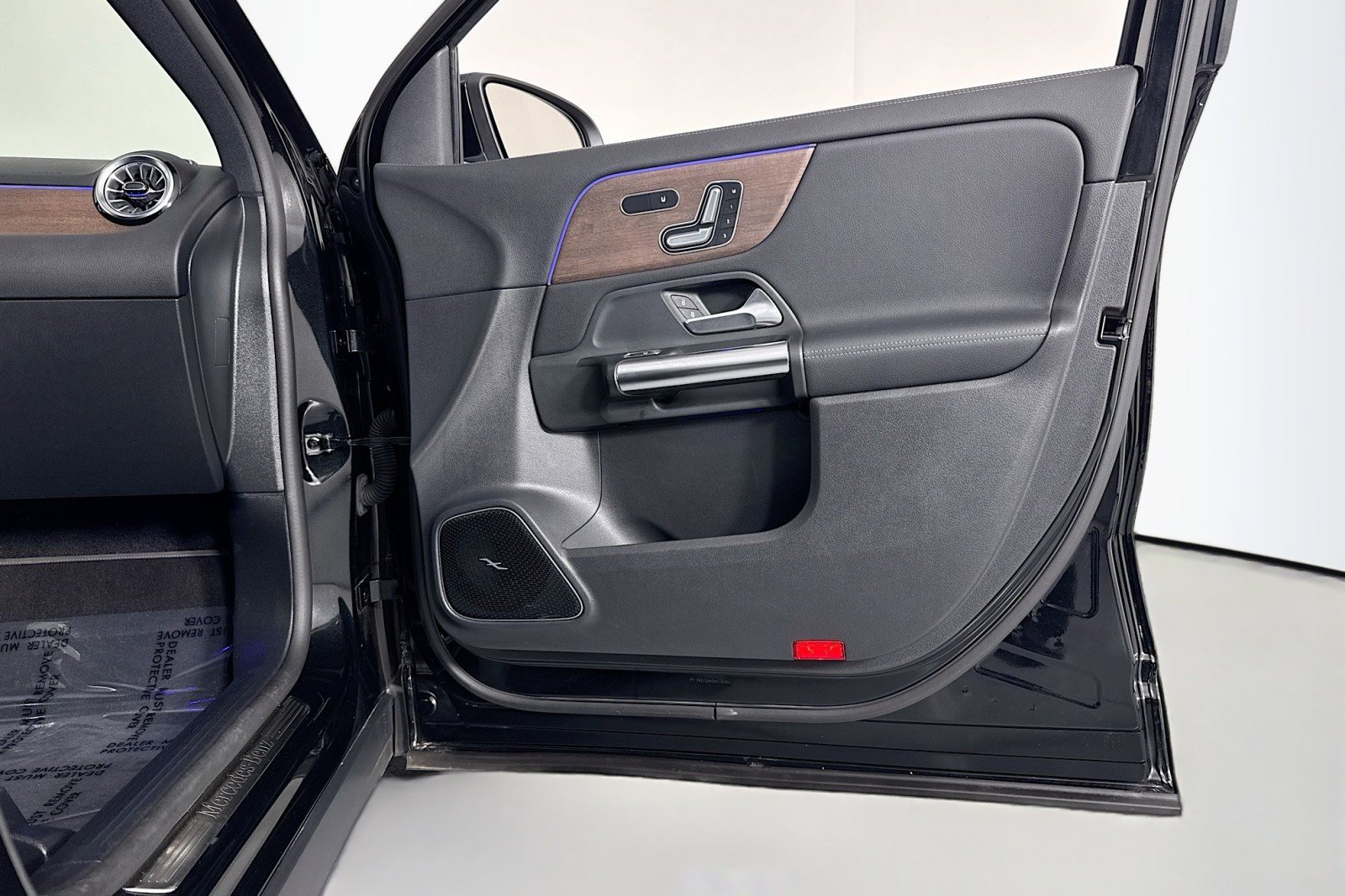 Certified 2022 Mercedes-Benz GLA 250 4MATIC w/ Premium Package image 23