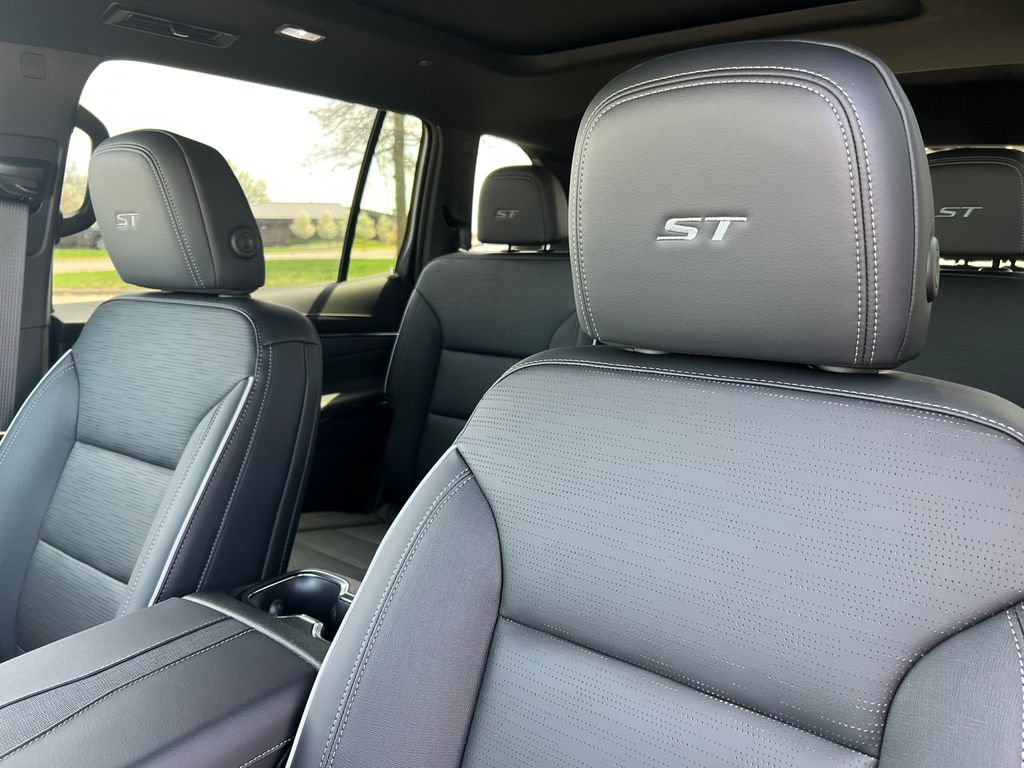 New 2026 Buick Enclave Sport Touring w/ Power Package AWD/4WD image 15