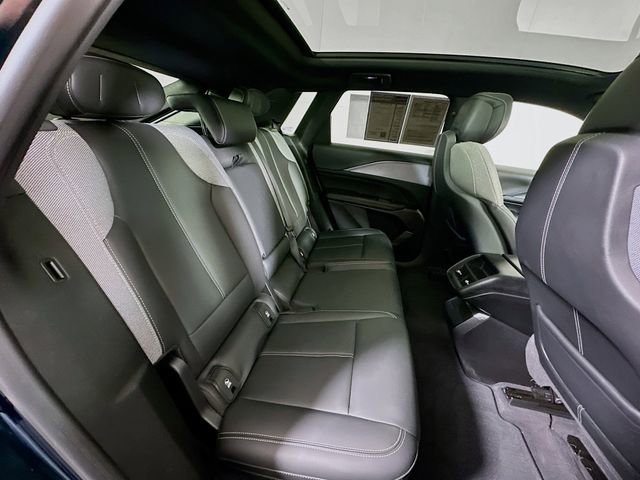 Used 2024 Cadillac Lyriq Tech image 29