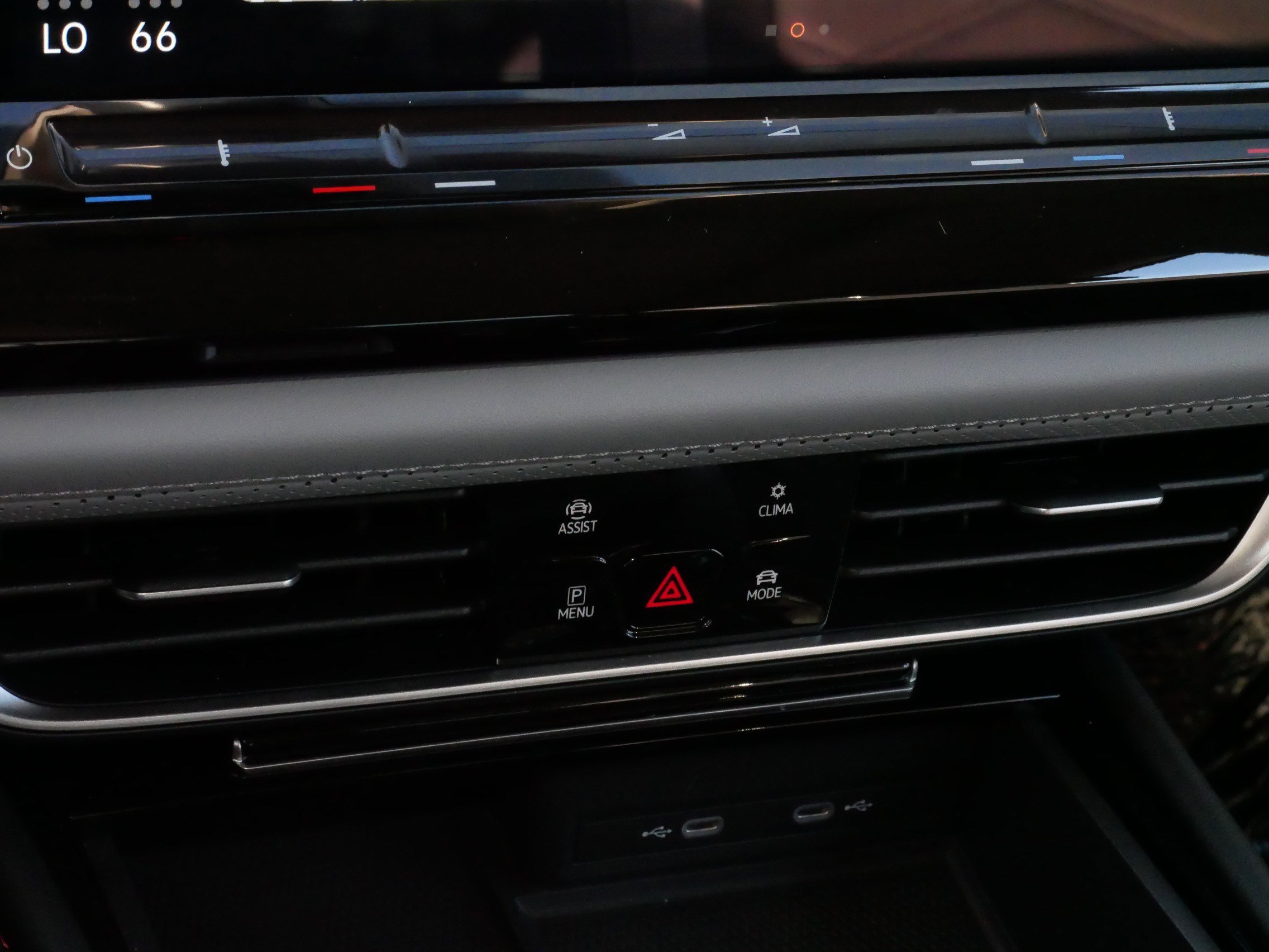 Certified 2024 Volkswagen Atlas Peak Edition SEL image 23