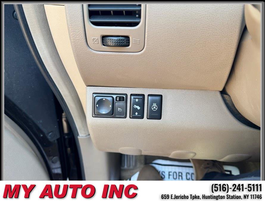 Used 2011 Nissan Pathfinder LE w/ Navigation Pkg image 24